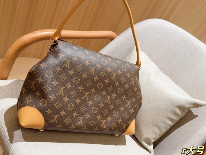 Louis new arrival 25ss HideAway hobo bag size: 30*19*11 cm - Image 10