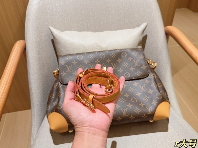 Louis new arrival 25ss HideAway hobo bag size: 30*19*11 cm - Image 8
