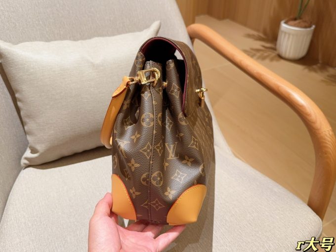 Louis new arrival 25ss HideAway hobo bag size: 30*19*11 cm - Image 13