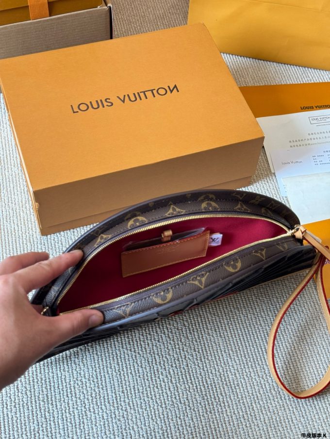 Louis new arrival vintage bag size: 36*20 cm - Image 6