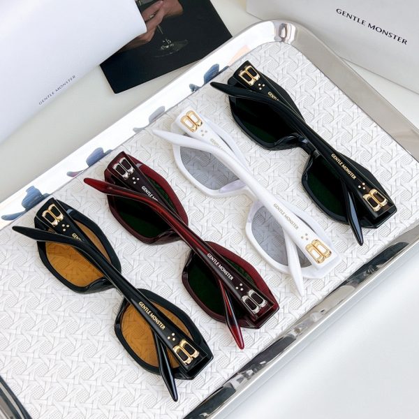 GENTLE MONSTE* Eyewear SIZE: 54-22-146