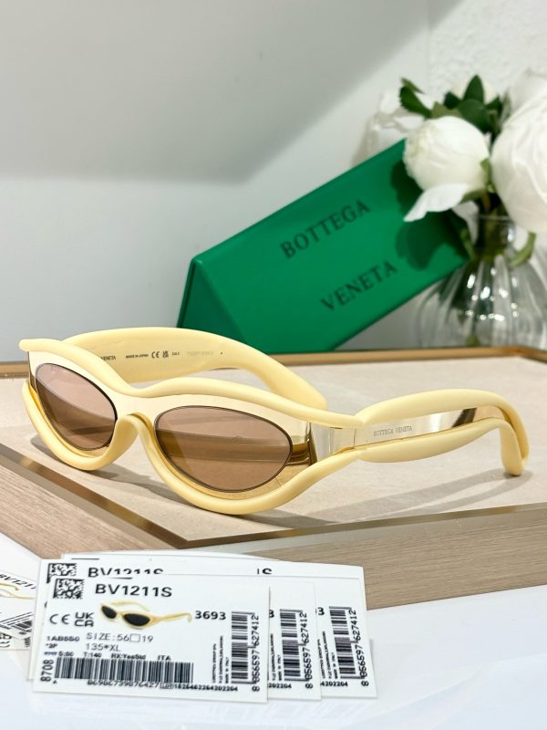 BOTTEG* VENE*A Eyewear SIZE: 56-19-135