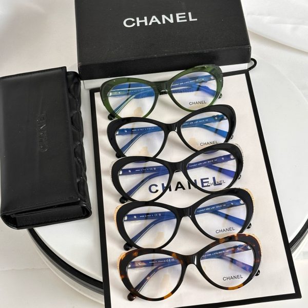 CC* Eyewear SIZE: