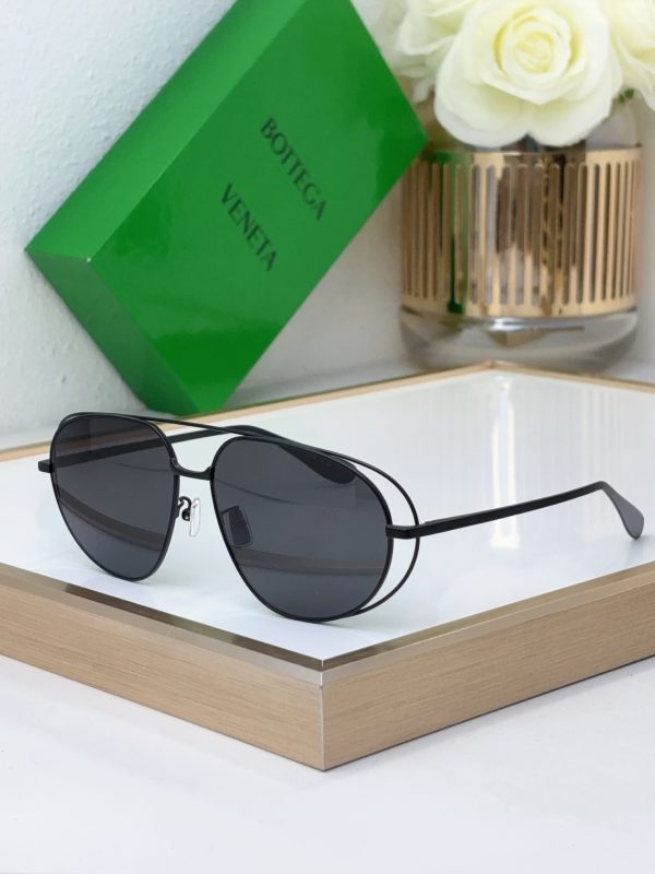 BOTTEG* VENE*A Eyewear SIZE: 61-15-140