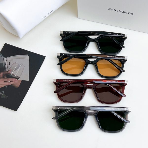 GENTLE MONSTE* Eyewear SIZE: 62-18-148