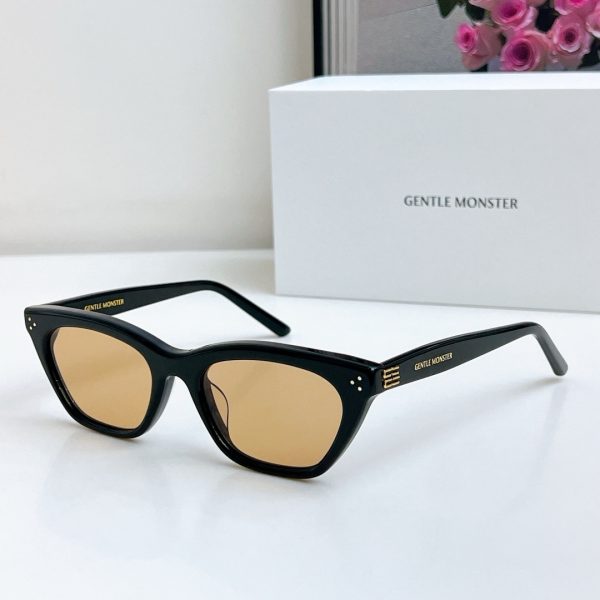 GENTLE MONSTE* Eyewear SIZE: 52-20-147