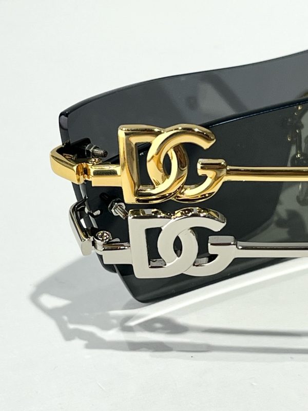 D*G Eyewear SIZE: 137-37-145