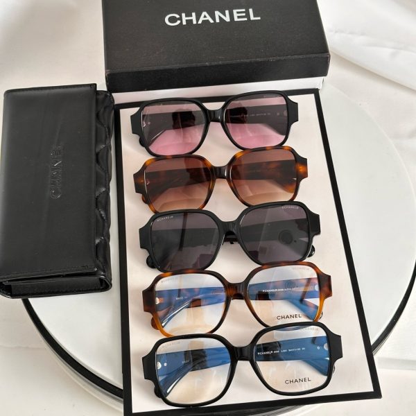 CC* Eyewear SIZE: