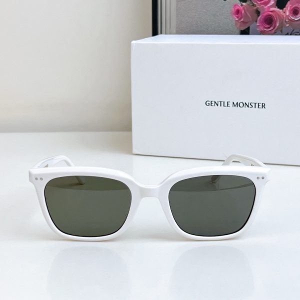 GENTLE MONSTE* Eyewear SIZE: 56-18-145