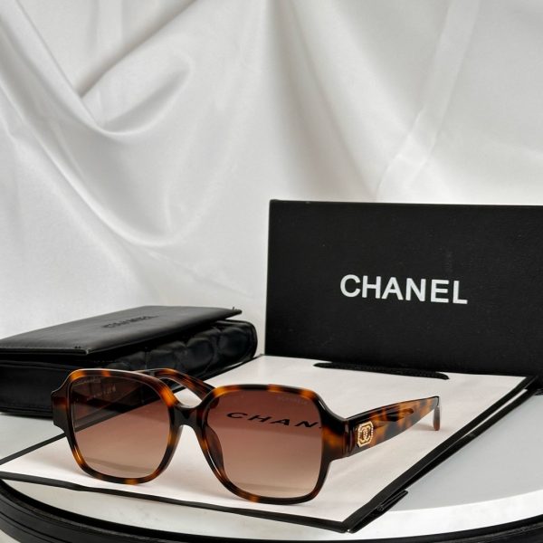 CC* Eyewear SIZE: