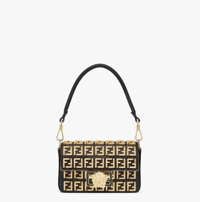 Brooch mini baguette ?C Fendace Black leather bag with gold FF motif - Image 6