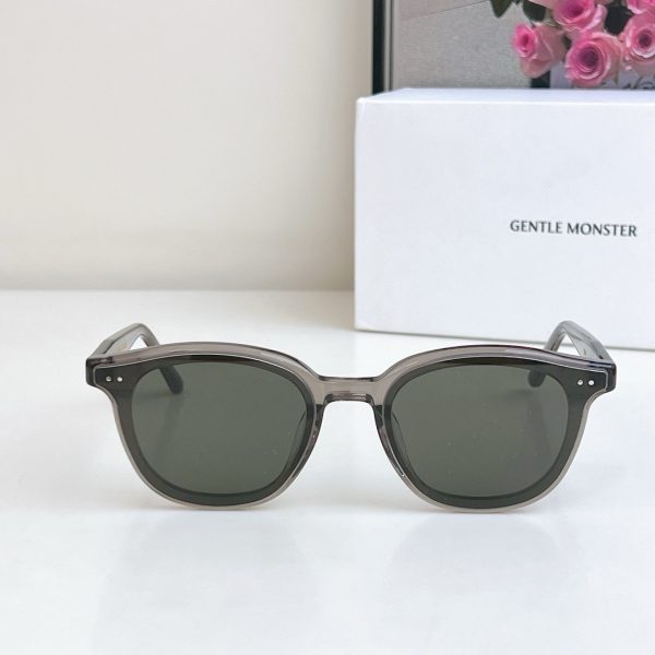 GENTLE MONSTE* Eyewear SIZE: 64-18-147