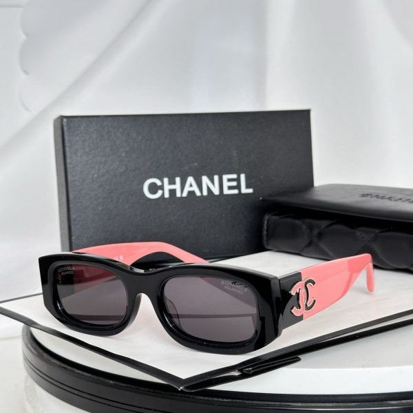 CC* Eyewear SIZE: 52-19-140