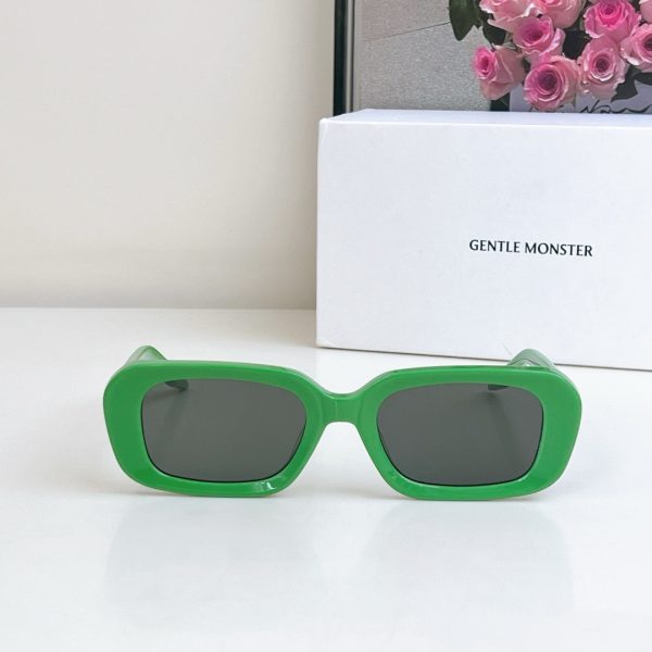 GENTLE MONSTE* Eyewear SIZE: 53-21-147