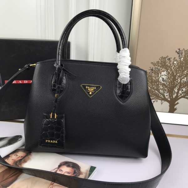 Pra new arrival bag 66153  size: 30*24*14 cm