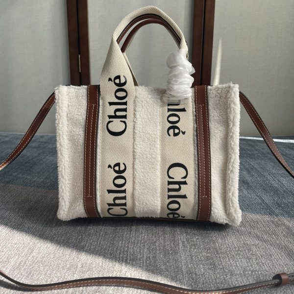 CH winter new styles Woody tote bag white