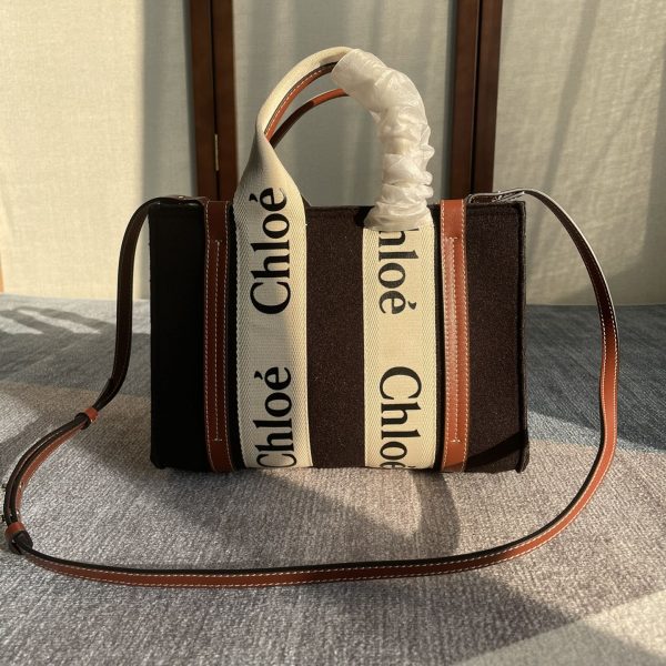 CH winter new styles Woody tote bag brown