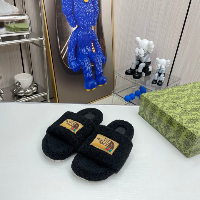 Trendy Co-Branded Wool Slippers - Image 12