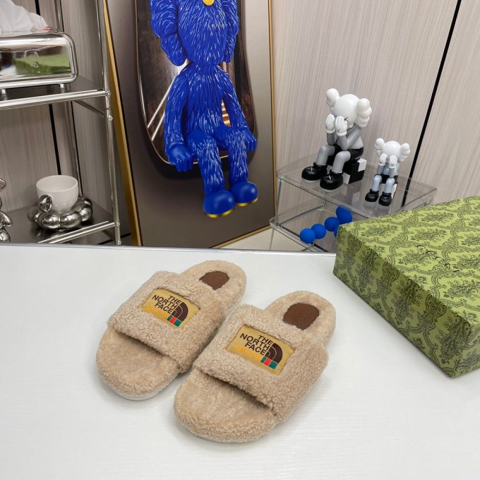 Trendy Co-Branded Wool Slippers - Image 11