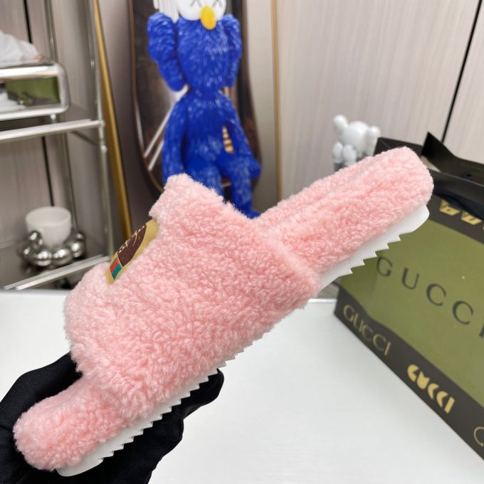 Trendy Co-Branded Wool Slippers - Image 9