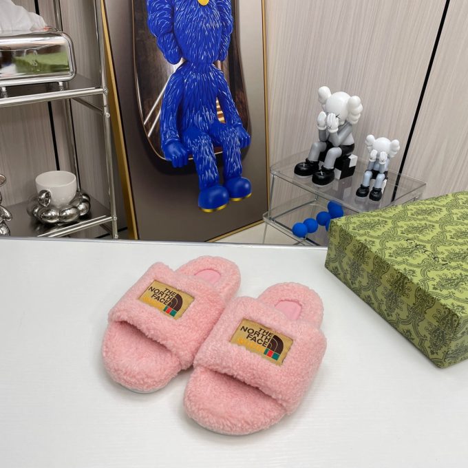 Trendy Co-Branded Wool Slippers - Image 8