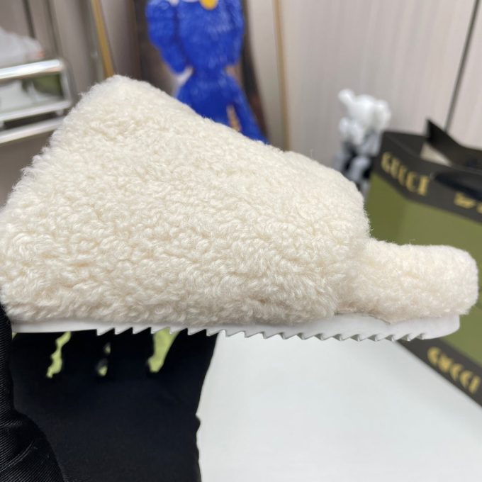 Trendy Co-Branded Wool Slippers - Image 4