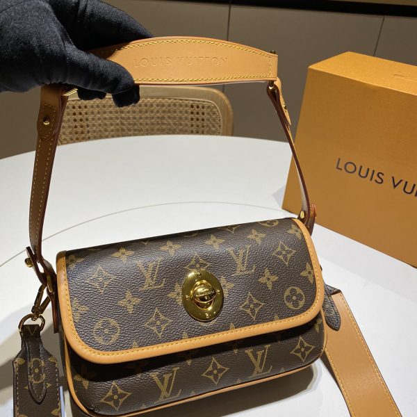 Louis new arrival 2024 bag size: 22x14x8 cm