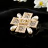 Cc brooch 0079