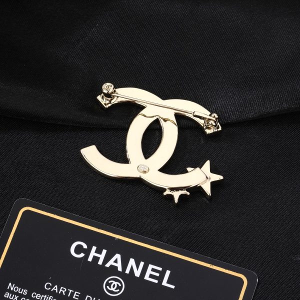 Cc brooch 0080