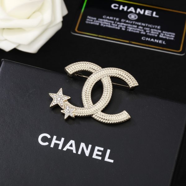 Cc brooch 0080