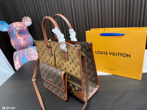 Louis new arrival tote bag size: 35* 27cm