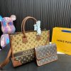 Louis new arrival tote bag size: 35* 27cm