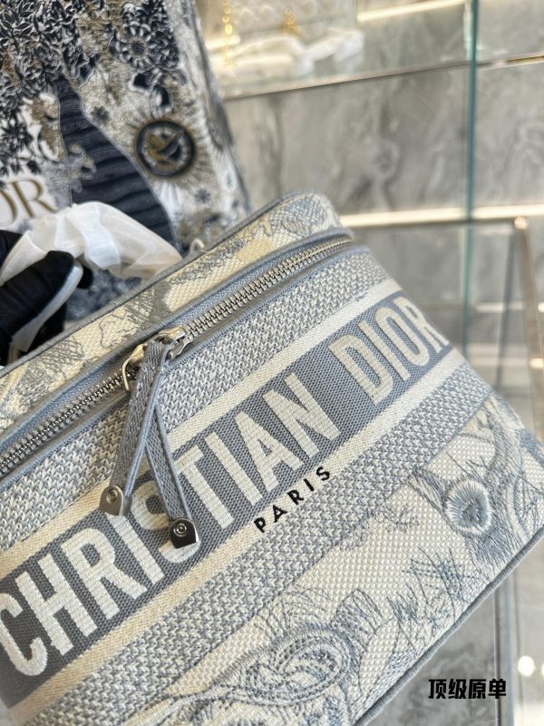 D new arrival bucket bag size;25*15*14cm