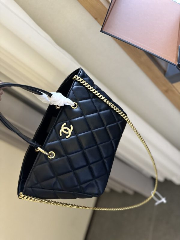 CC 23B new arrival tote bag size : 25 cm