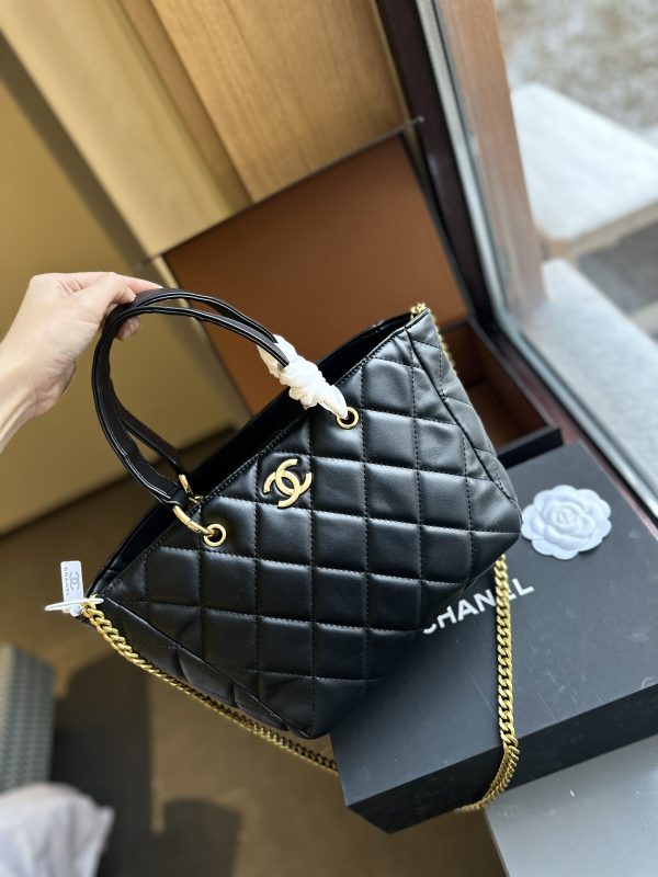 CC 23B new arrival tote bag size : 25 cm