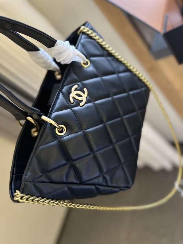 CC 23B new arrival tote bag size : 25 cm