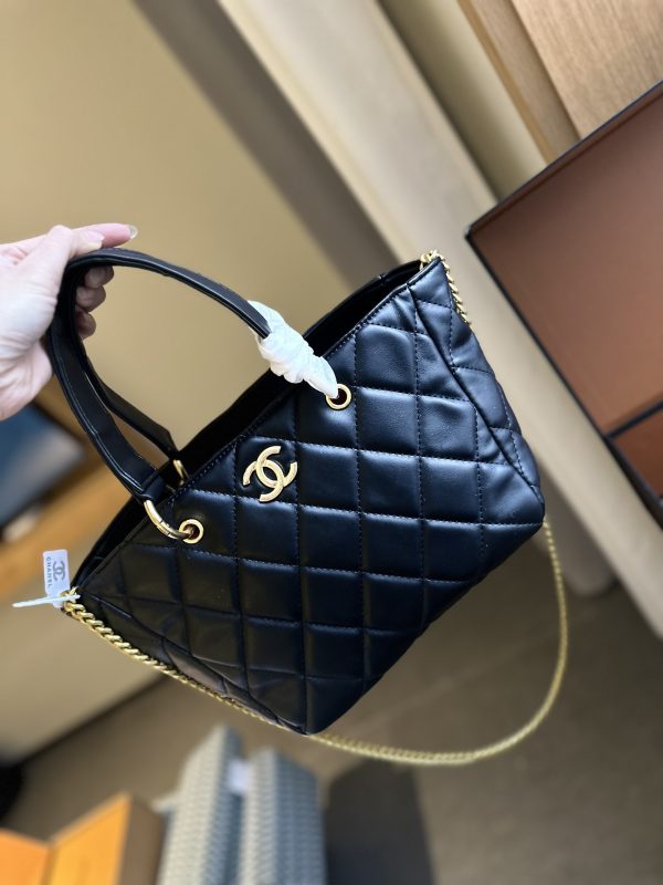 CC 23B new arrival tote bag size : 25 cm
