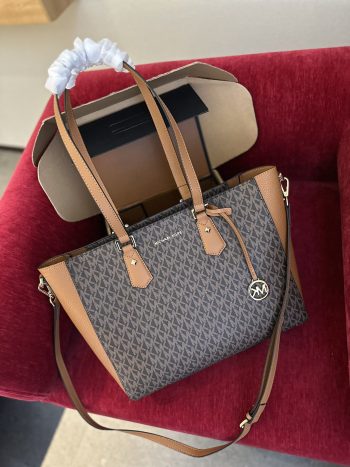 MK new arrival tote bag size : 30 cm