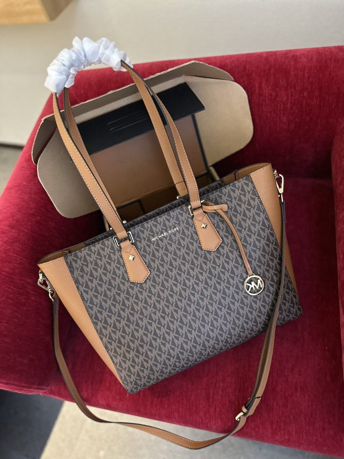 MK new arrival tote bag size : 30 cm