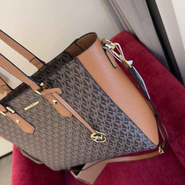 MK new arrival tote bag size : 30 cm