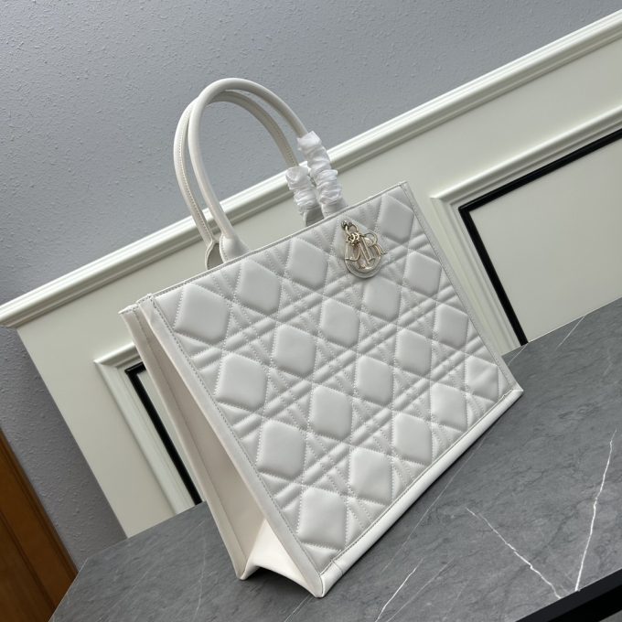 D new arrival tote bag size: 41x32x17 - Image 12