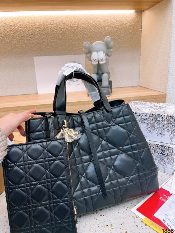D DIOR TOUJOURS new arrival tote bag size: 34 * 27 cm