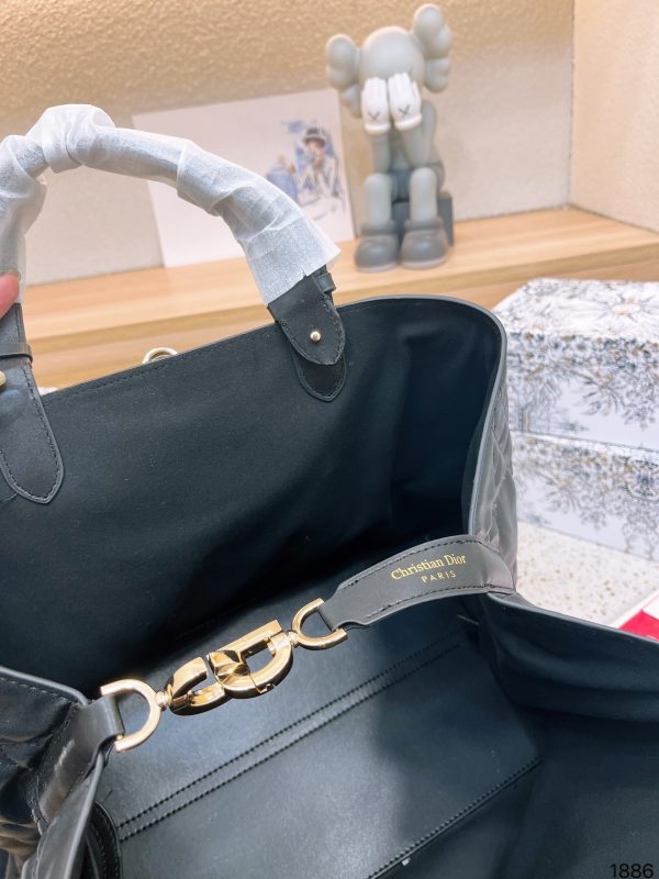 D DIOR TOUJOURS new arrival tote bag size: 34 * 27 cm