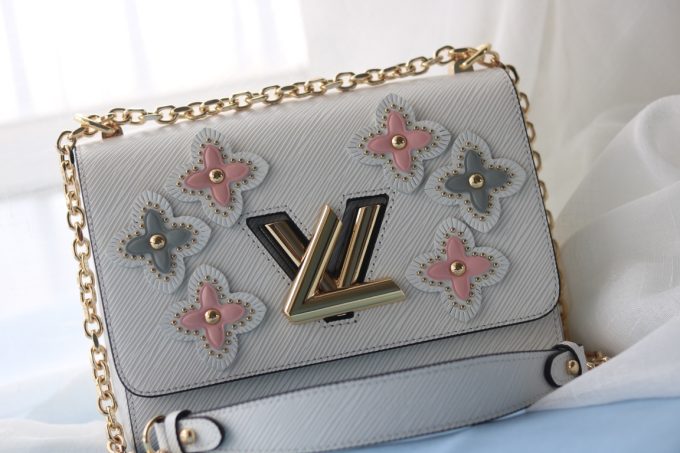 Louis Twist Denim Mediums size : 23*18*8cm - Image 2