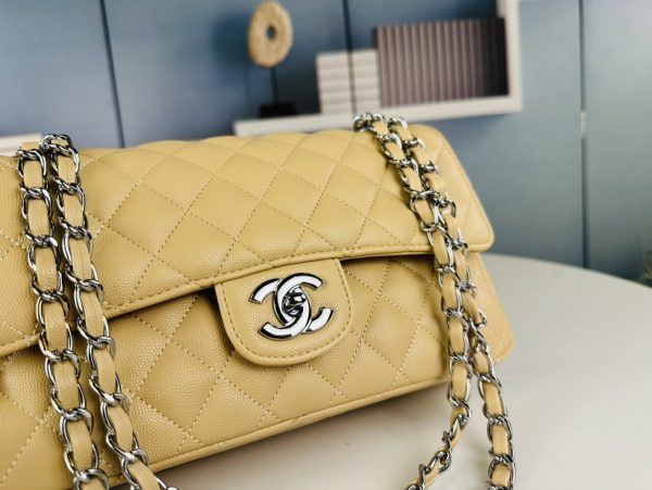 CC  Classic Flap caviar leather 25 cm