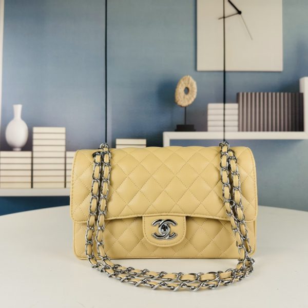 CC  Classic Flap caviar leather 25 cm