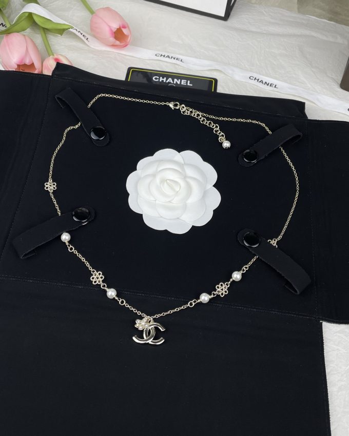 CC Necklace 0017
