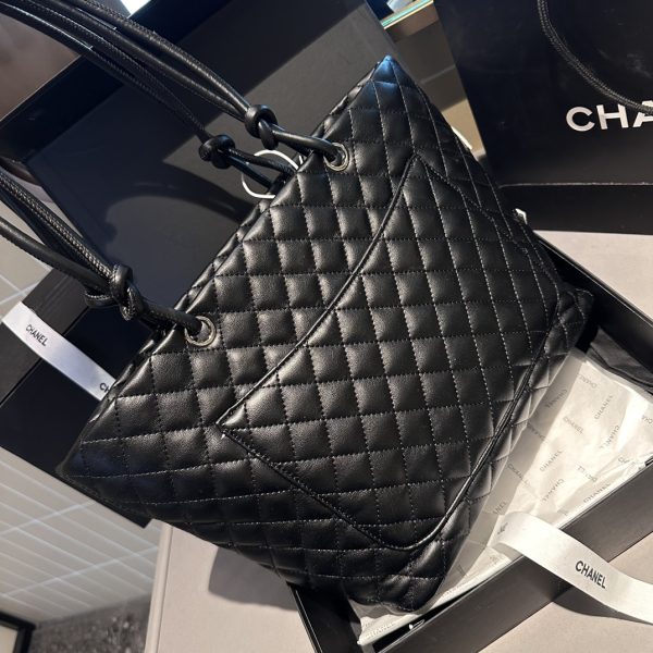 CC grand shopping tote size: 28cm