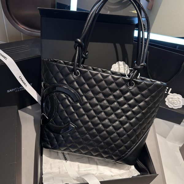 CC grand shopping tote size: 28cm