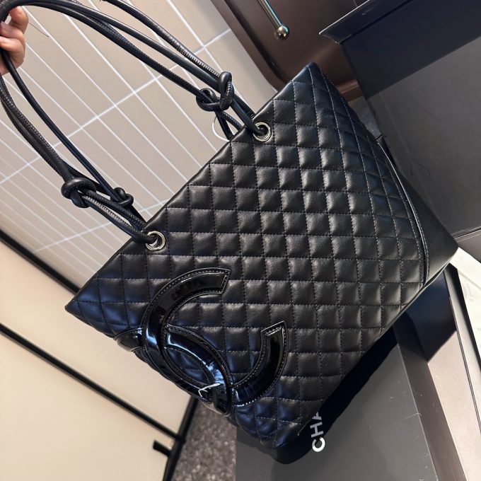 CC grand shopping tote size: 28cm - Image 7